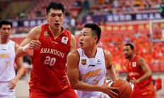 B体育网页版入口-胜败乃兵家常事，篮球场上激情燃烧谁主沉浮的简单介绍