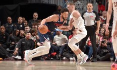 B体育下载-爵士客场绝杀黄蜂，登西部第一