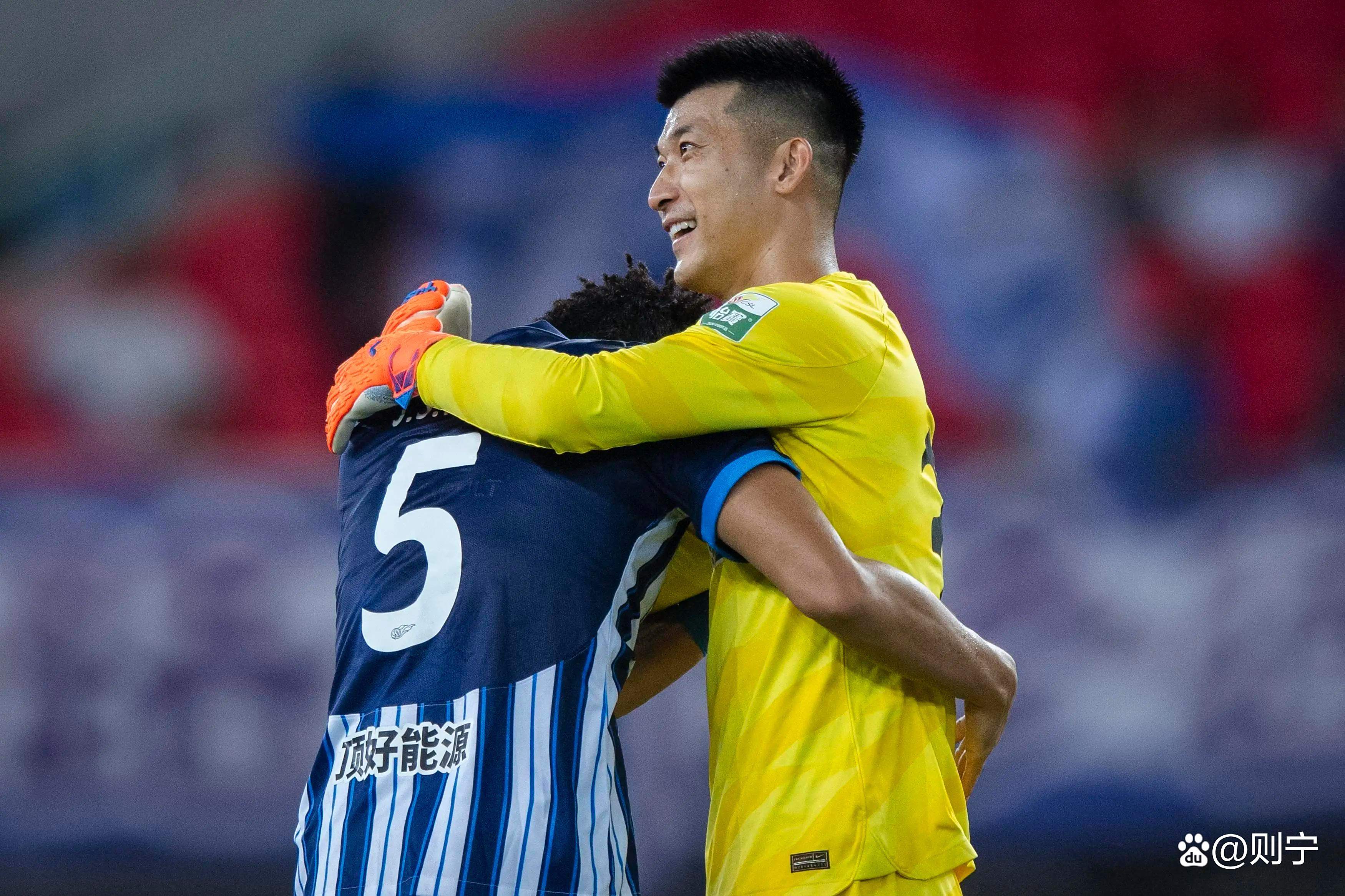 广州恒大迎来惊险一役,逆转胜利震撼全场 广州恒大迎来惊险一役,逆转胜利震撼全场