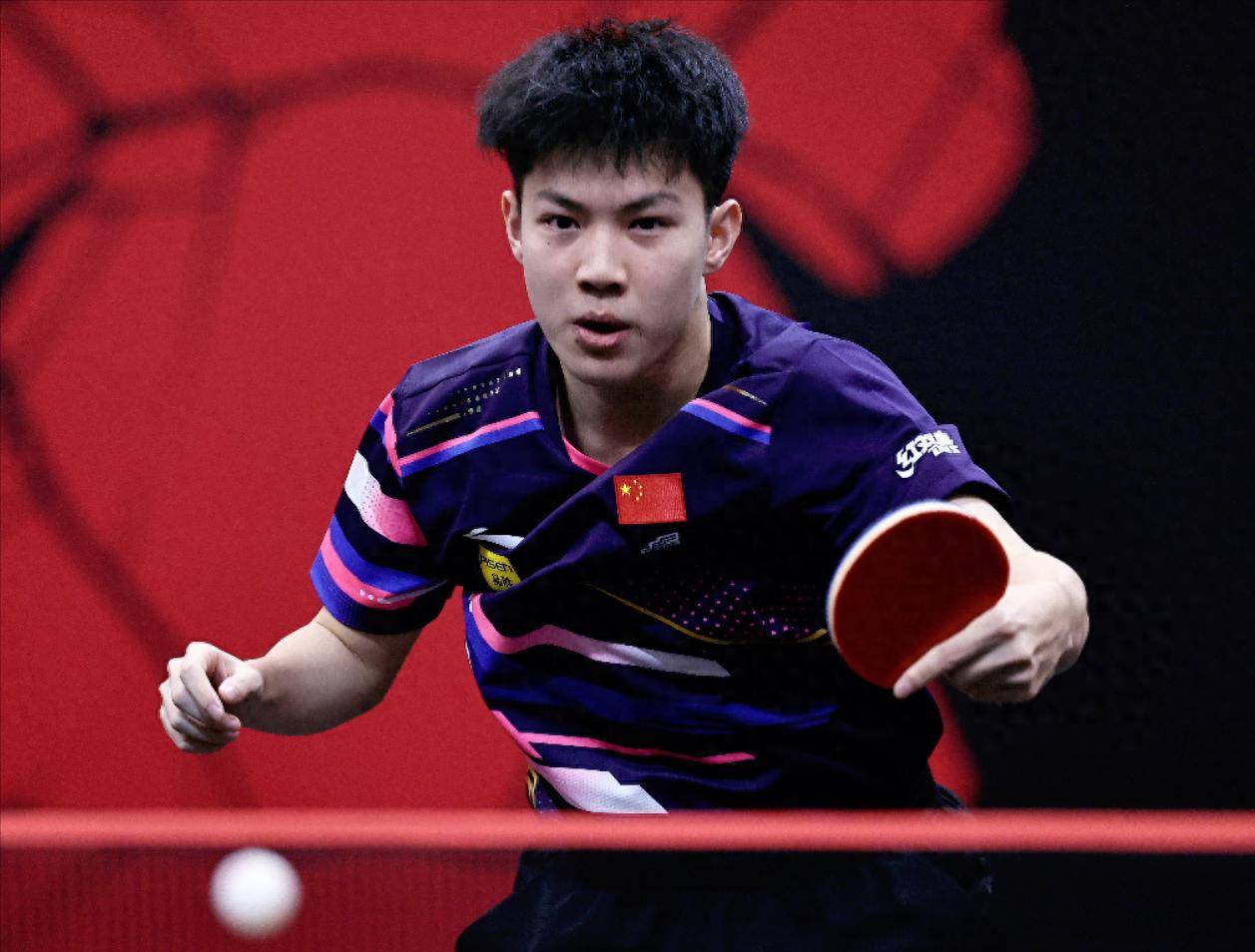 新加坡球队崭露头角，晋级十六强