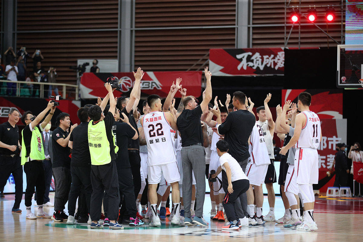 浙江东阳光新老球员携手共进，团结一致向冠军发起冲击的简单介绍