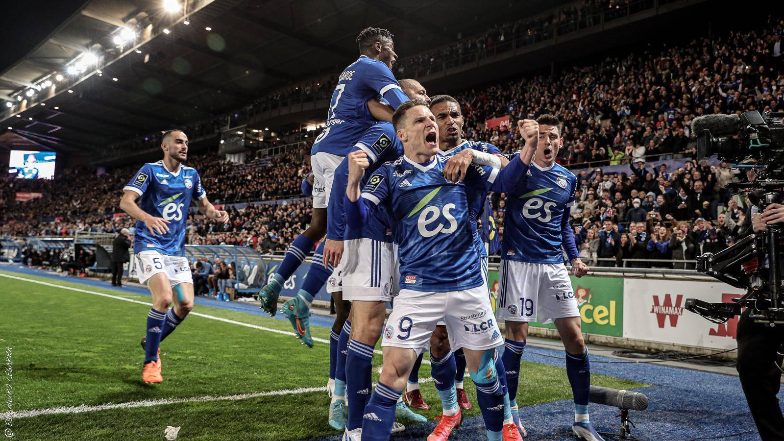 澳大利亚队在关键比赛中取得惊人胜利