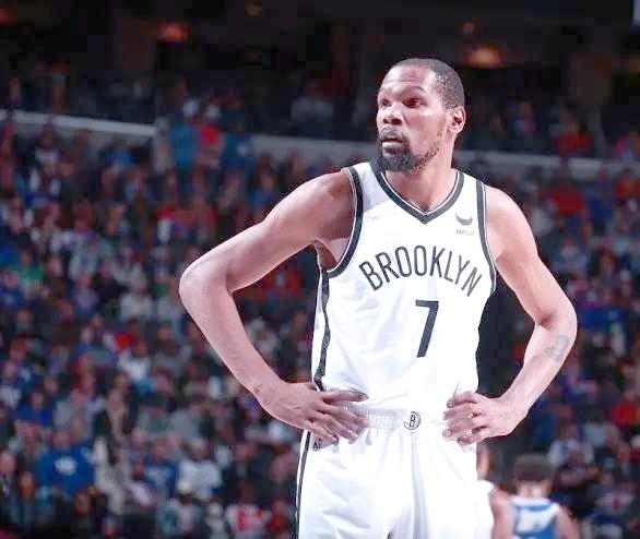 篮网胜热火,重返榜首 篮网胜热火,重返榜首