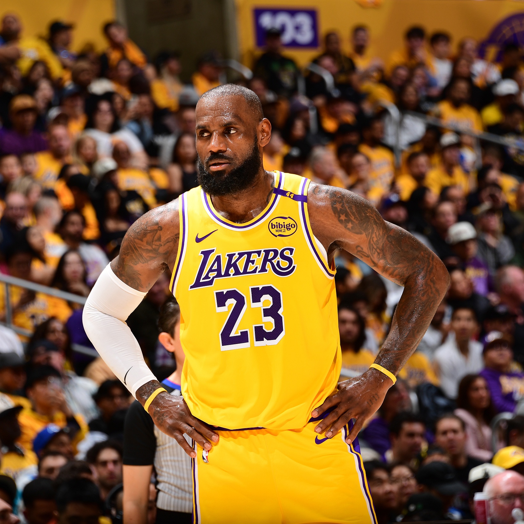 湖人惨败骑士,詹姆斯独得31分 湖人惨败骑士,詹姆斯独得31分