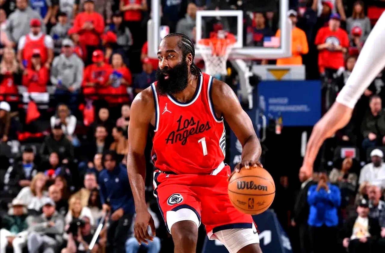 快船负于雄鹿，遭遇连败