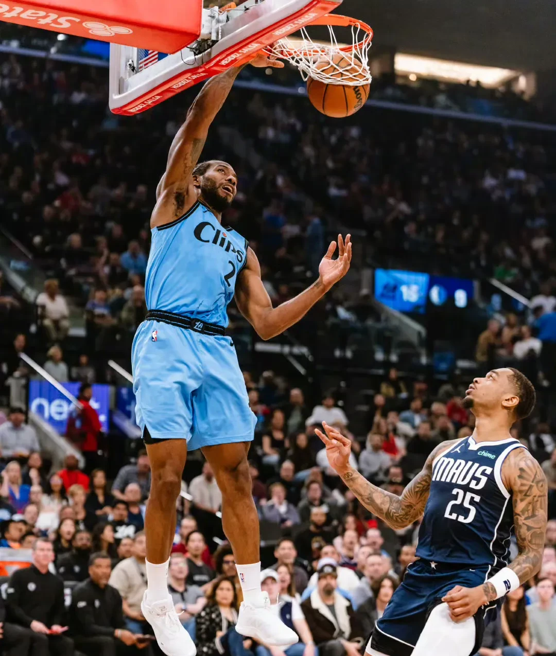 包含快船主场大胜马刺，伦纳德砍下33分的词条