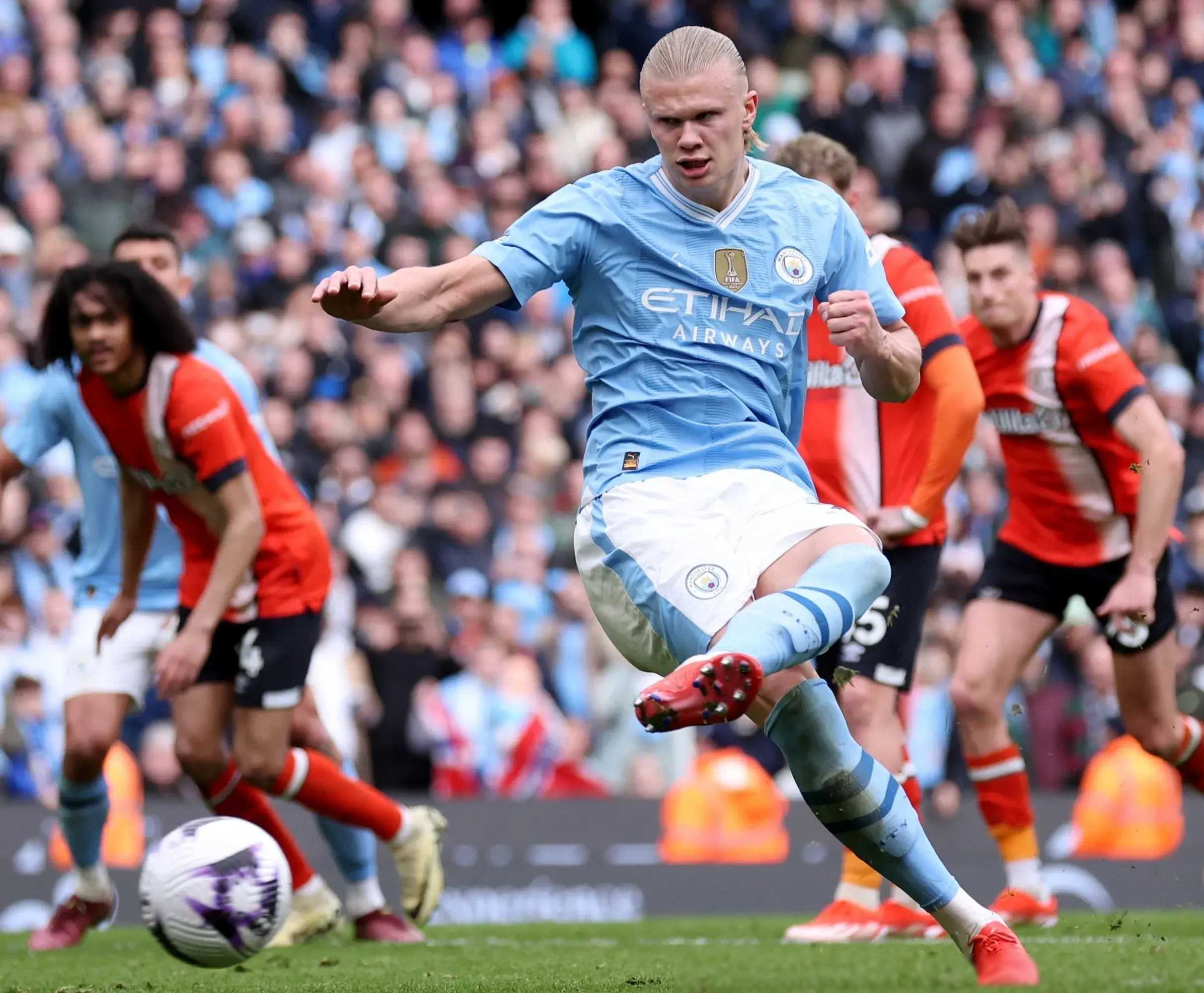 曼城在欧冠赛场上获得胜利,继续前行 曼城在欧冠赛场上获得胜利,继续前行